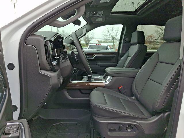 2026 Chevrolet Silverado 1500 4WD Crew Cab Short Bed RST