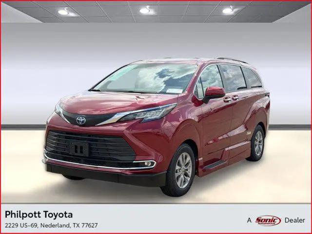 2022 Toyota Sienna XLE for sale in Nederland, TX