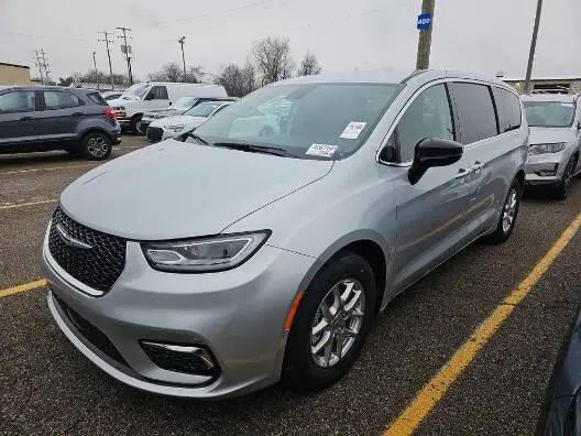 2024 Chrysler Pacifica Touring L for sale in Sheboygan, WI