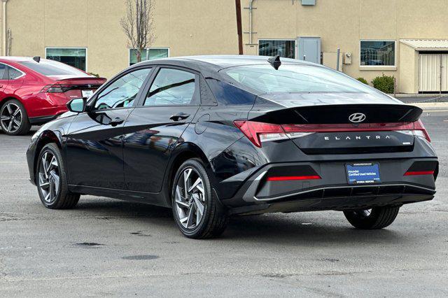 2025 Hyundai Elantra Hybrid SEL Sport