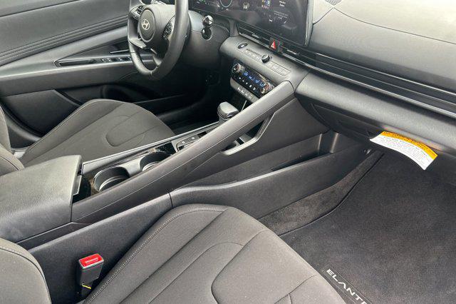 2025 Hyundai Elantra Hybrid SEL Sport