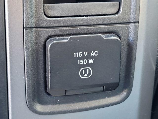 2023 Ram 1500 Classic SLT Crew Cab 4x4 5'7" Box