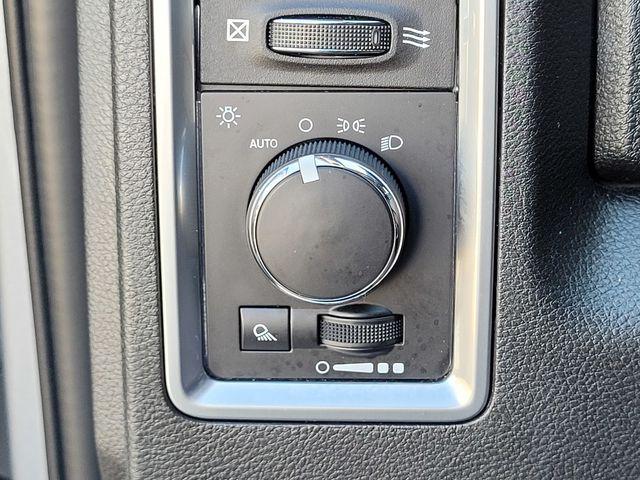 2023 Ram 1500 Classic SLT Crew Cab 4x4 5'7" Box