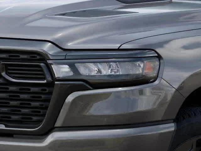 2026 RAM Ram 1500 RAM 1500 EXPRESS CREW CAB 4X4 57 BOX