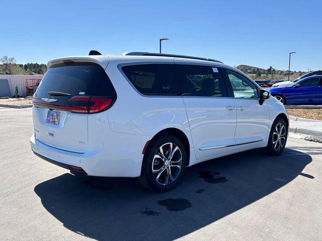 2026 Chrysler Pacifica Pinnacle AWD