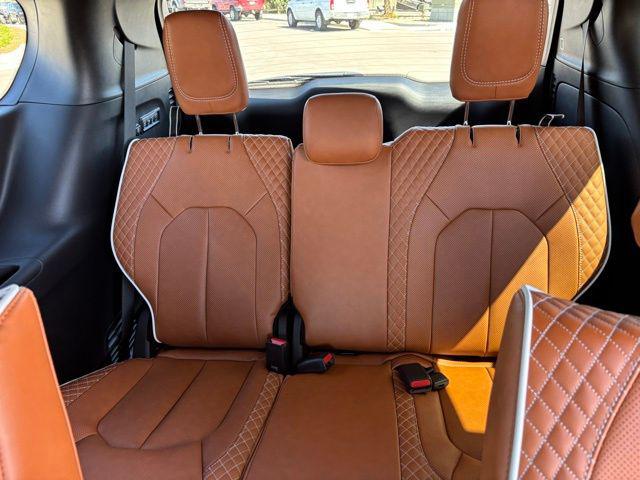 2026 Chrysler Pacifica Pinnacle AWD