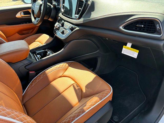 2026 Chrysler Pacifica Pinnacle AWD