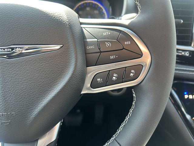 2026 Chrysler Pacifica Select AWD