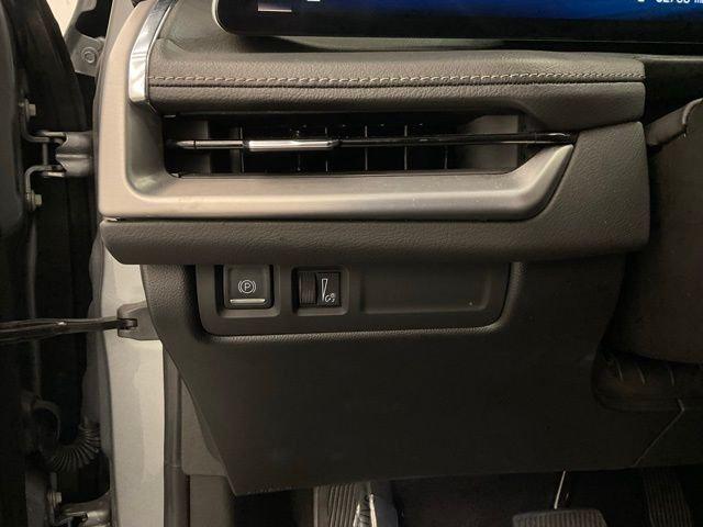 2024 Cadillac XT4 AWD Premium Luxury