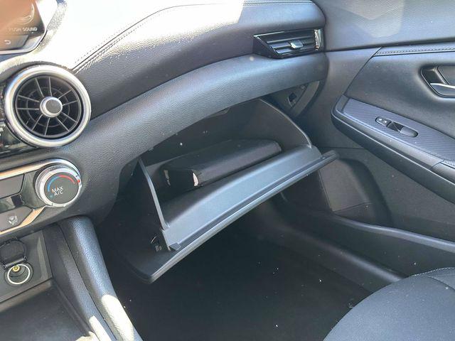 2024 Nissan Sentra SV Xtronic CVT
