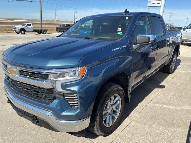 2024 Chevrolet Silverado 1500 4WD Crew Cab Short Bed LT with 2FL