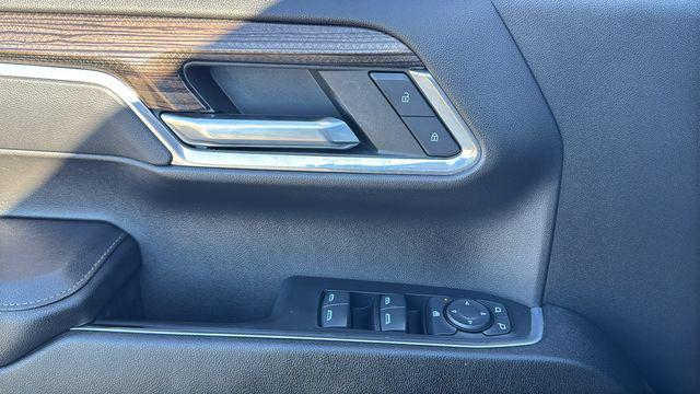 2023 Chevrolet Silverado 1500 4WD Crew Cab Short Bed LT with 2FL