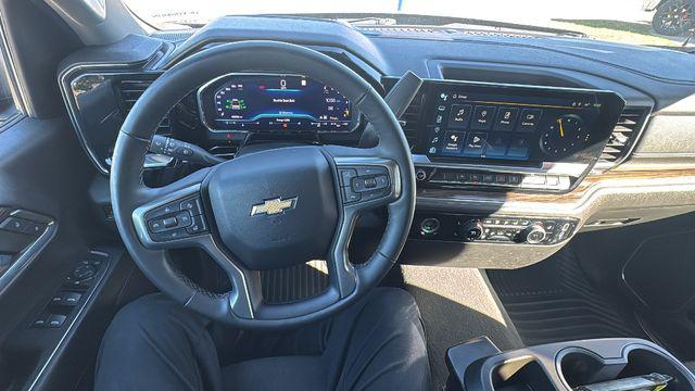 2023 Chevrolet Silverado 1500 4WD Crew Cab Short Bed LT with 2FL