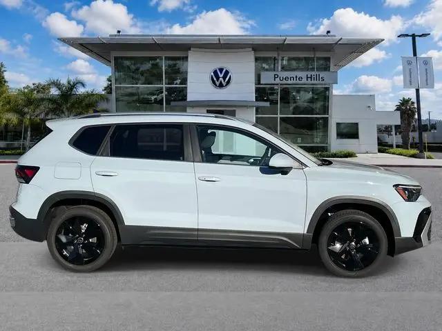 2026 Volkswagen Taos SE
