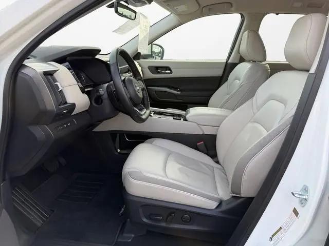 2023 Nissan Pathfinder SL 4WD