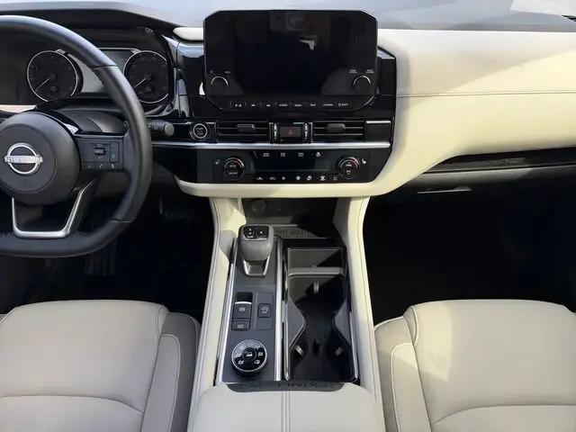 2023 Nissan Pathfinder SL 4WD