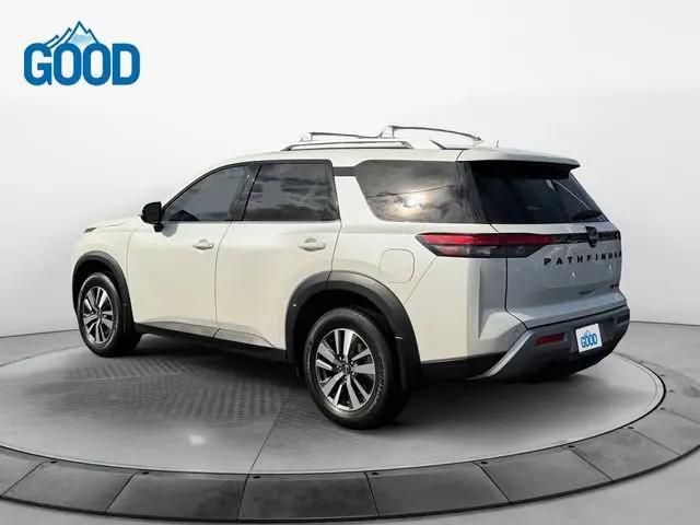 2023 Nissan Pathfinder SL 4WD