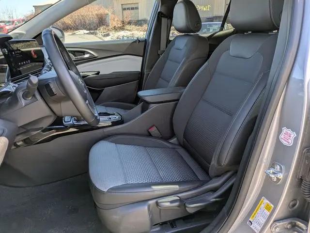 2025 Chevrolet Trax FWD LT