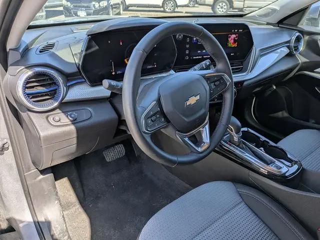 2025 Chevrolet Trax FWD LT