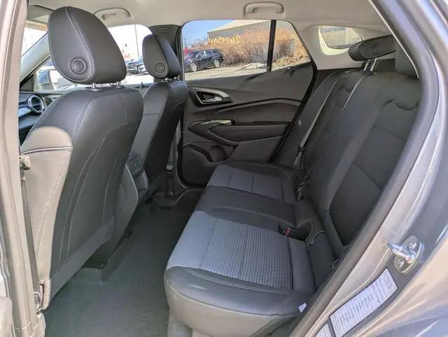 2025 Chevrolet Trax FWD LT