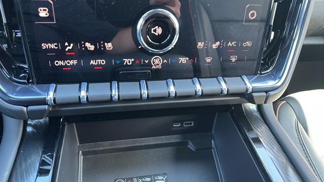 2026 GMC Yukon XL 4WD AT4