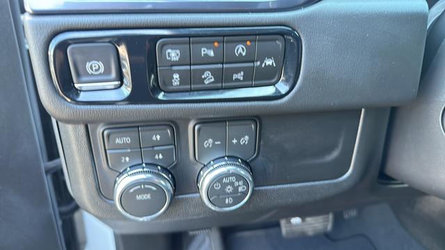 2026 GMC Yukon XL 4WD AT4