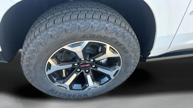2026 GMC Yukon XL 4WD AT4