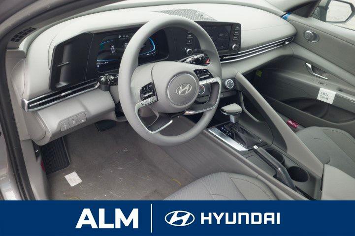 New 2026 Gray HYUNDAI SE image 13