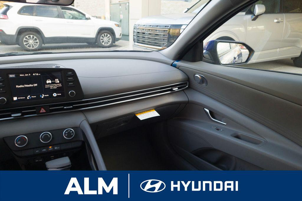 New 2026 Gray HYUNDAI SE image 19
