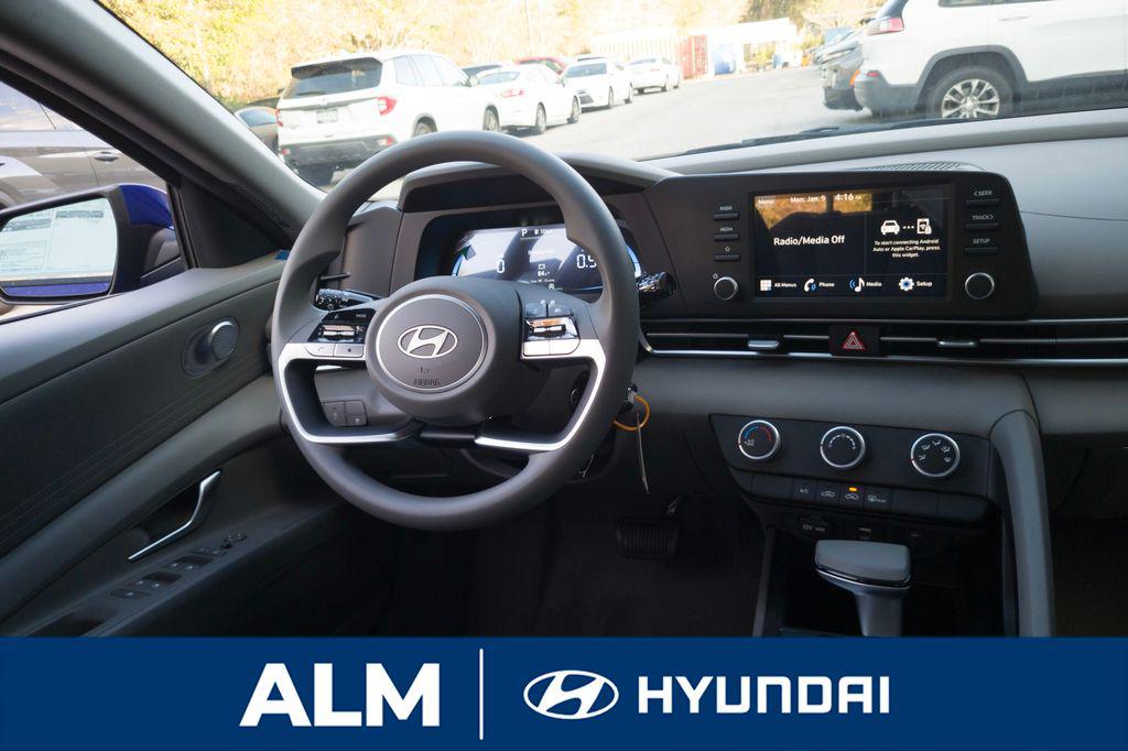 New 2026 Gray HYUNDAI SE image 21