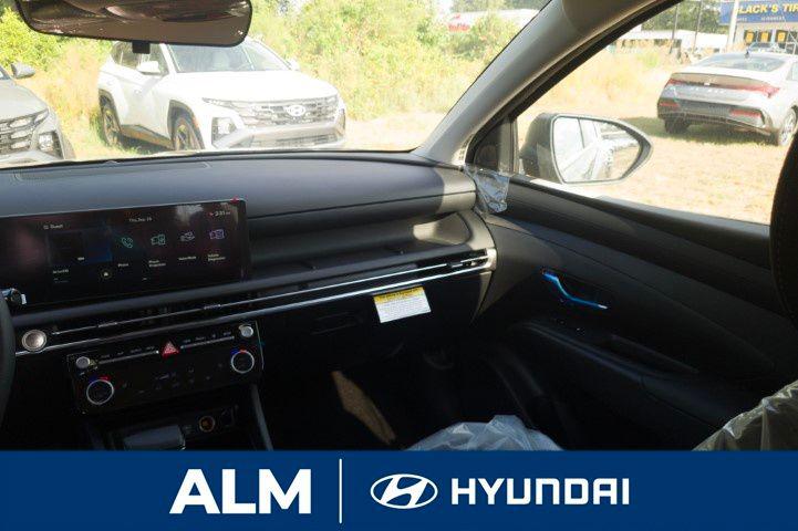 New 2026 White HYUNDAI SEL FWD image 19