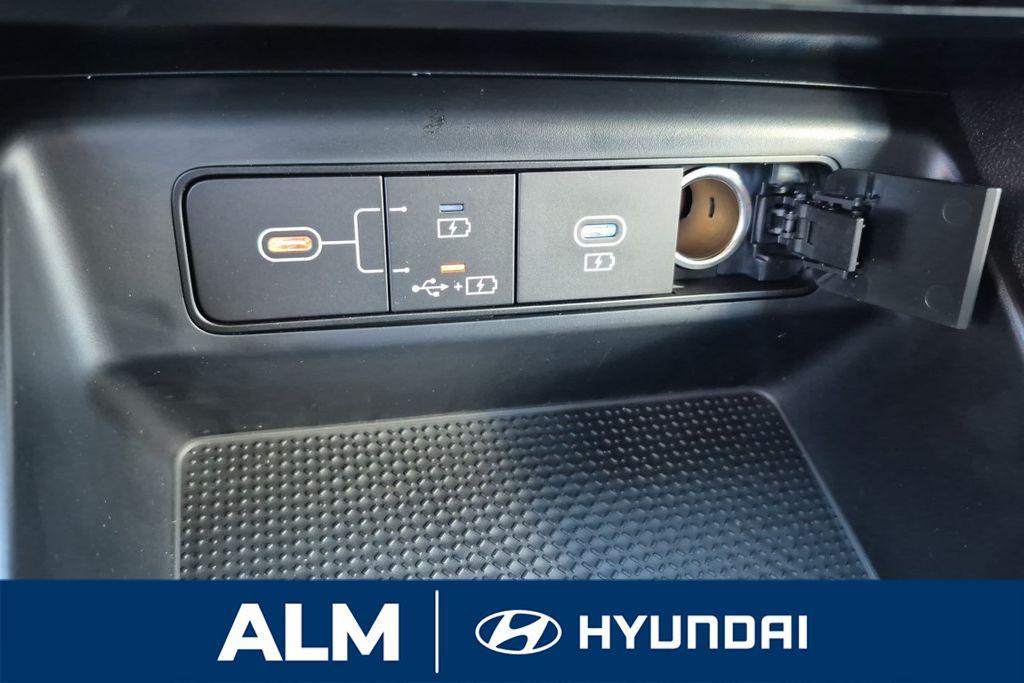 New 2026 White HYUNDAI SEL FWD image 24