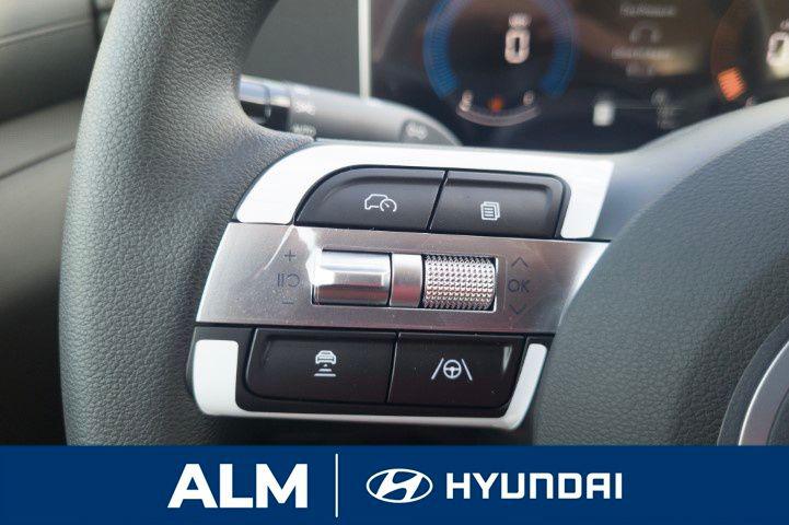 New 2026 White HYUNDAI SEL FWD image 27