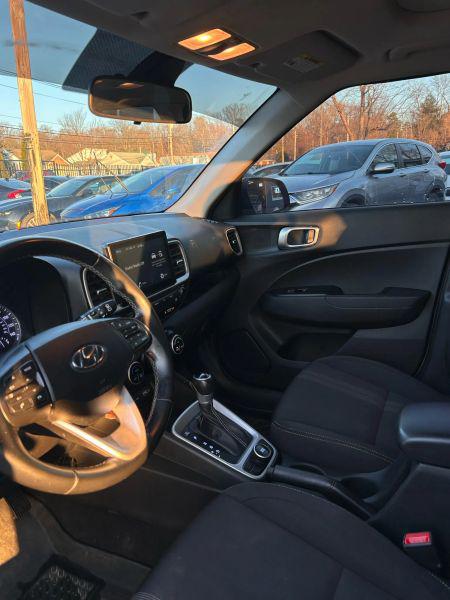 2022 Hyundai Venue SEL