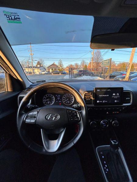 2022 Hyundai Venue SEL