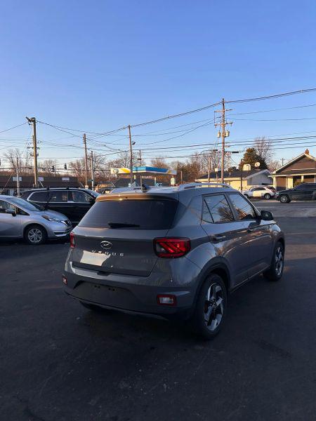 2022 Hyundai Venue SEL