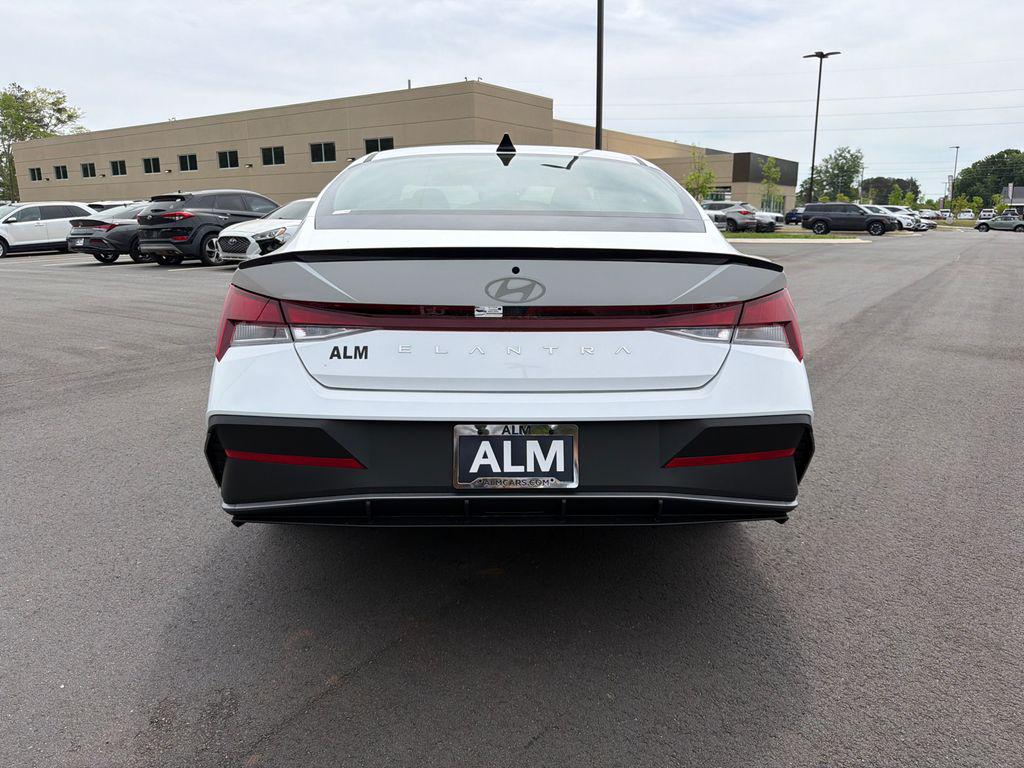 New 2026 White HYUNDAI SEL Sport image 7