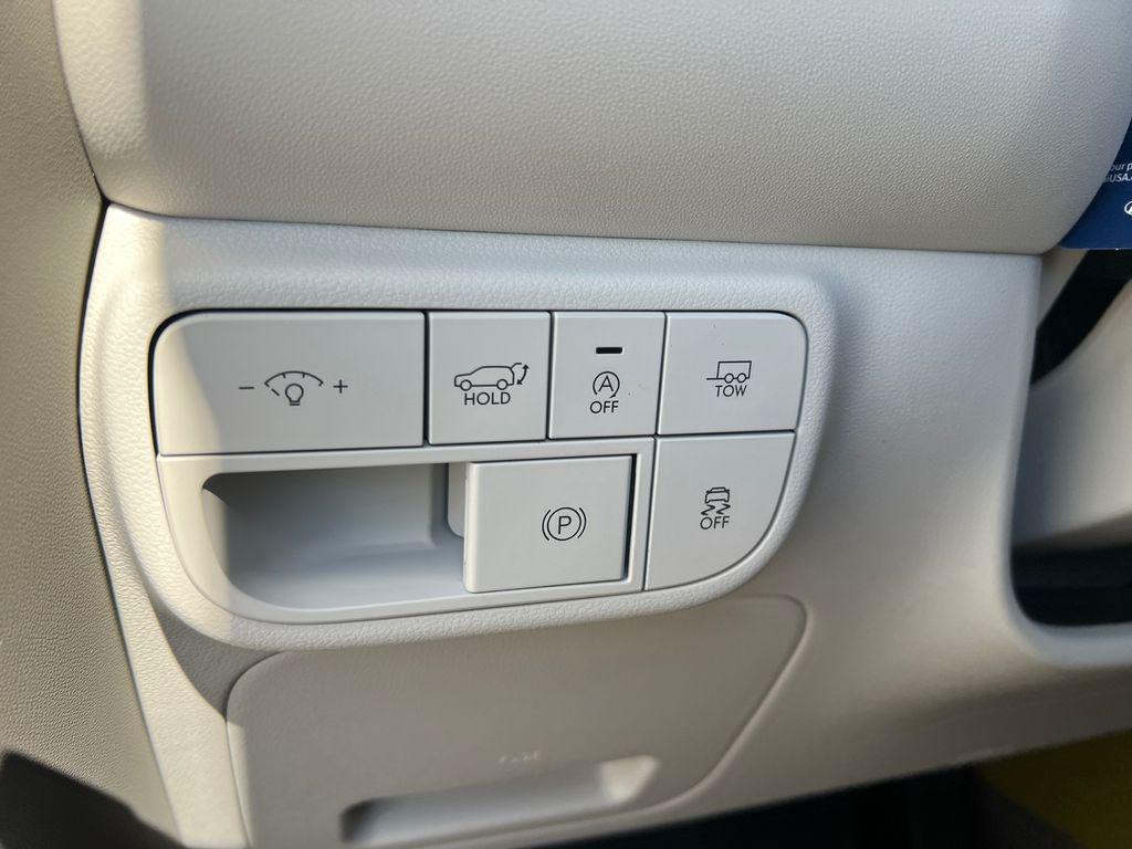 New 2026 Silver Metallic HYUNDAI SEL FWD image 33