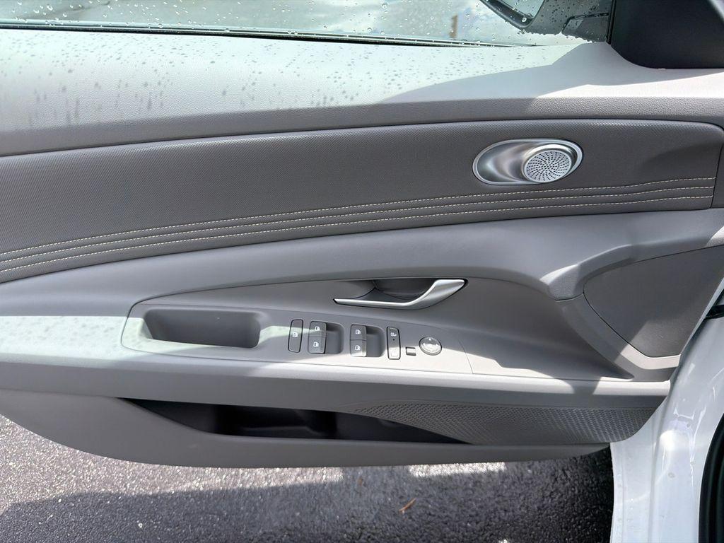 New 2026 White HYUNDAI SEL Sport image 11