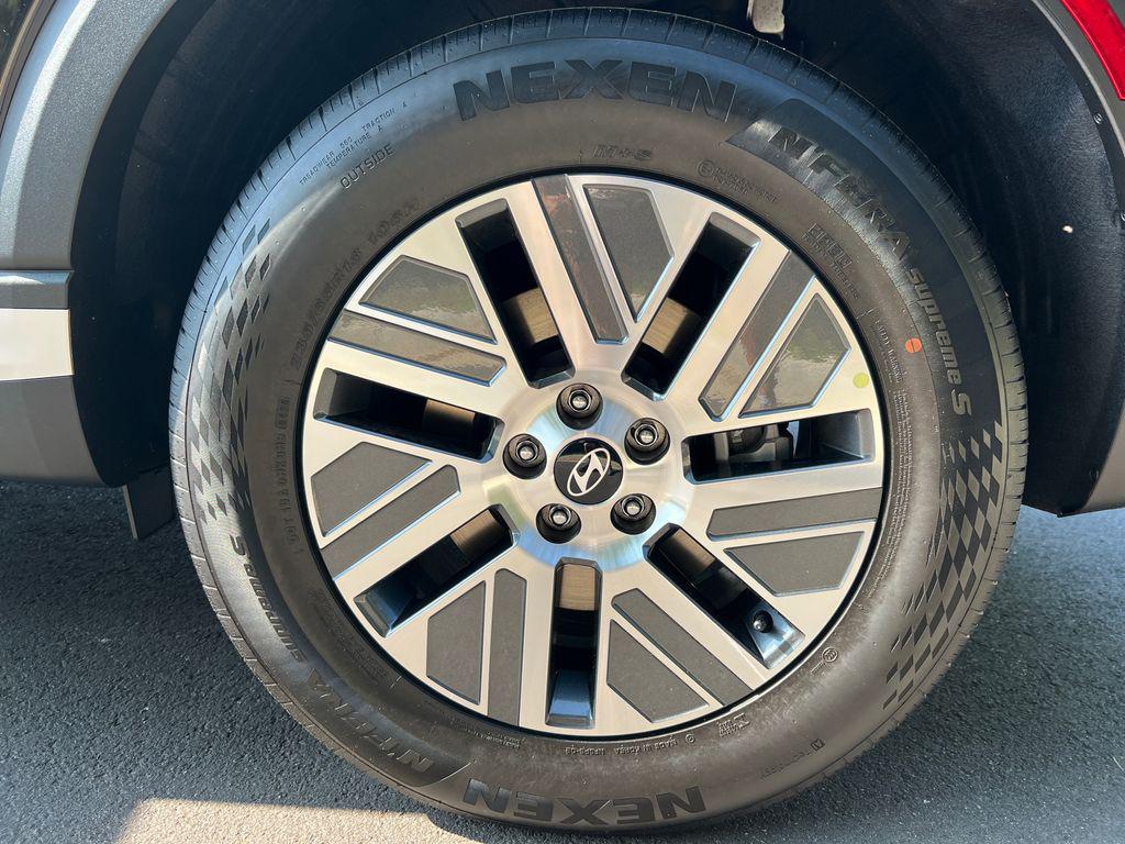 New 2026 Maroon HYUNDAI Blue SEL 8P image 22