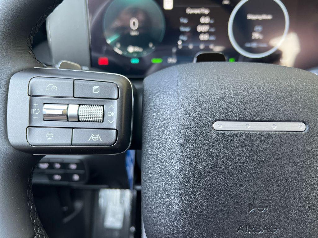 New 2026 Maroon HYUNDAI Blue SEL 8P image 32