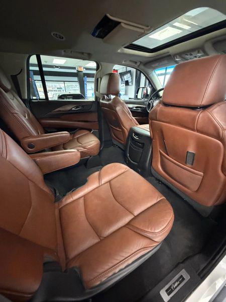 2018 Cadillac Escalade Luxury