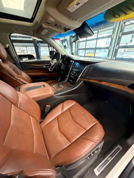 2018 Cadillac Escalade Luxury