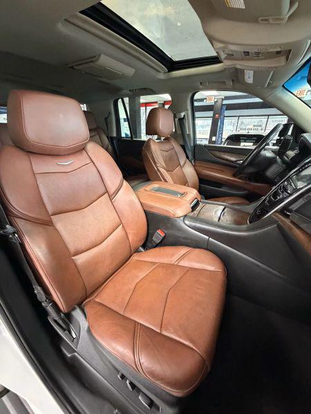 2018 Cadillac Escalade Luxury