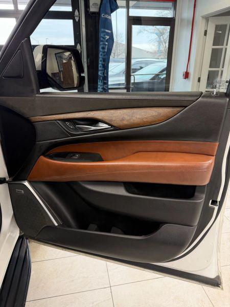 2018 Cadillac Escalade Luxury