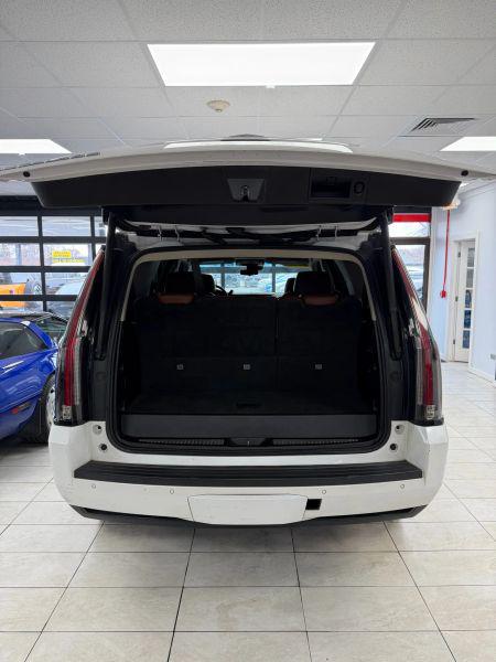 2018 Cadillac Escalade Luxury