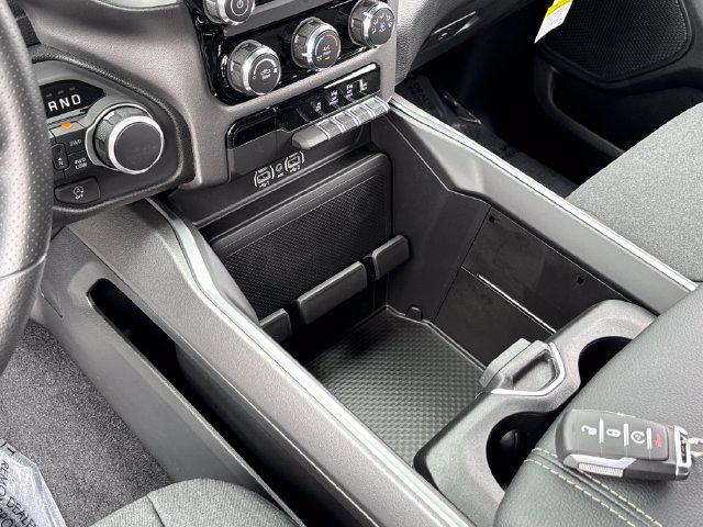 2026 Ram 1500 Express Crew Cab 4x4 57 Box