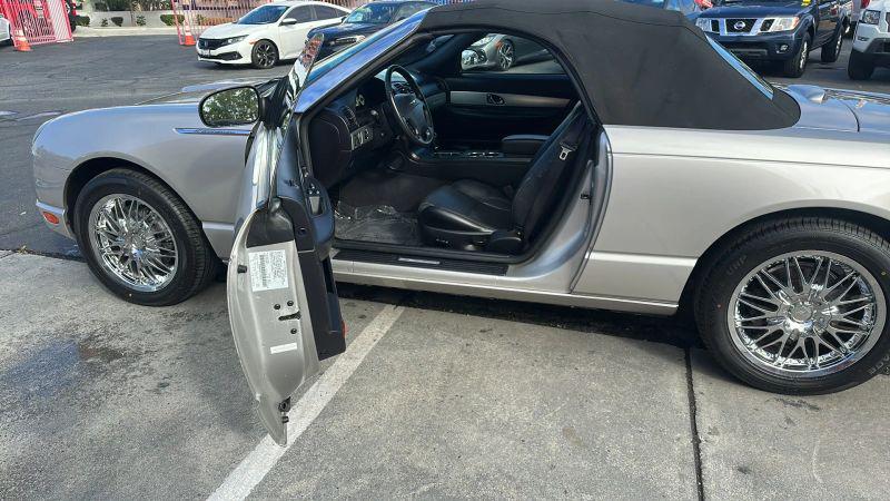 2005 Ford Thunderbird Deluxe