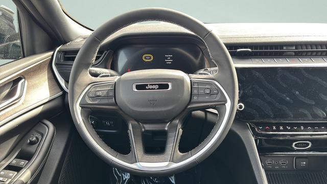 2026 Jeep Grand Cherokee Altitude 4x4