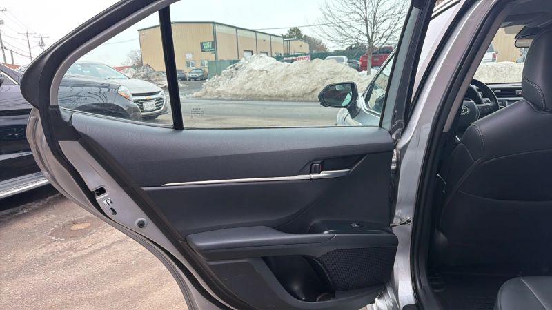 2019 Toyota Camry SE